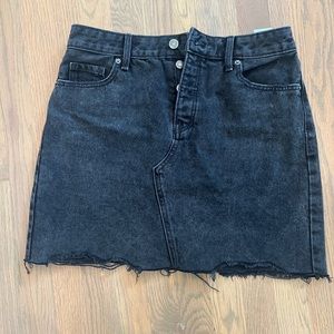 Old Navy Distressed Black Denim Skirt Size 6